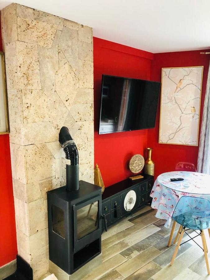 Apartamentos Deluxe Con Jacuzzi O Chimenea Love For Two Collado Mediano Ngoại thất bức ảnh