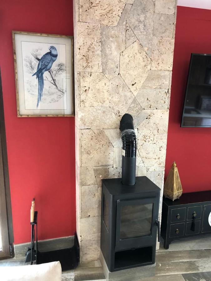 Apartamentos Deluxe Con Jacuzzi O Chimenea Love For Two Collado Mediano Ngoại thất bức ảnh