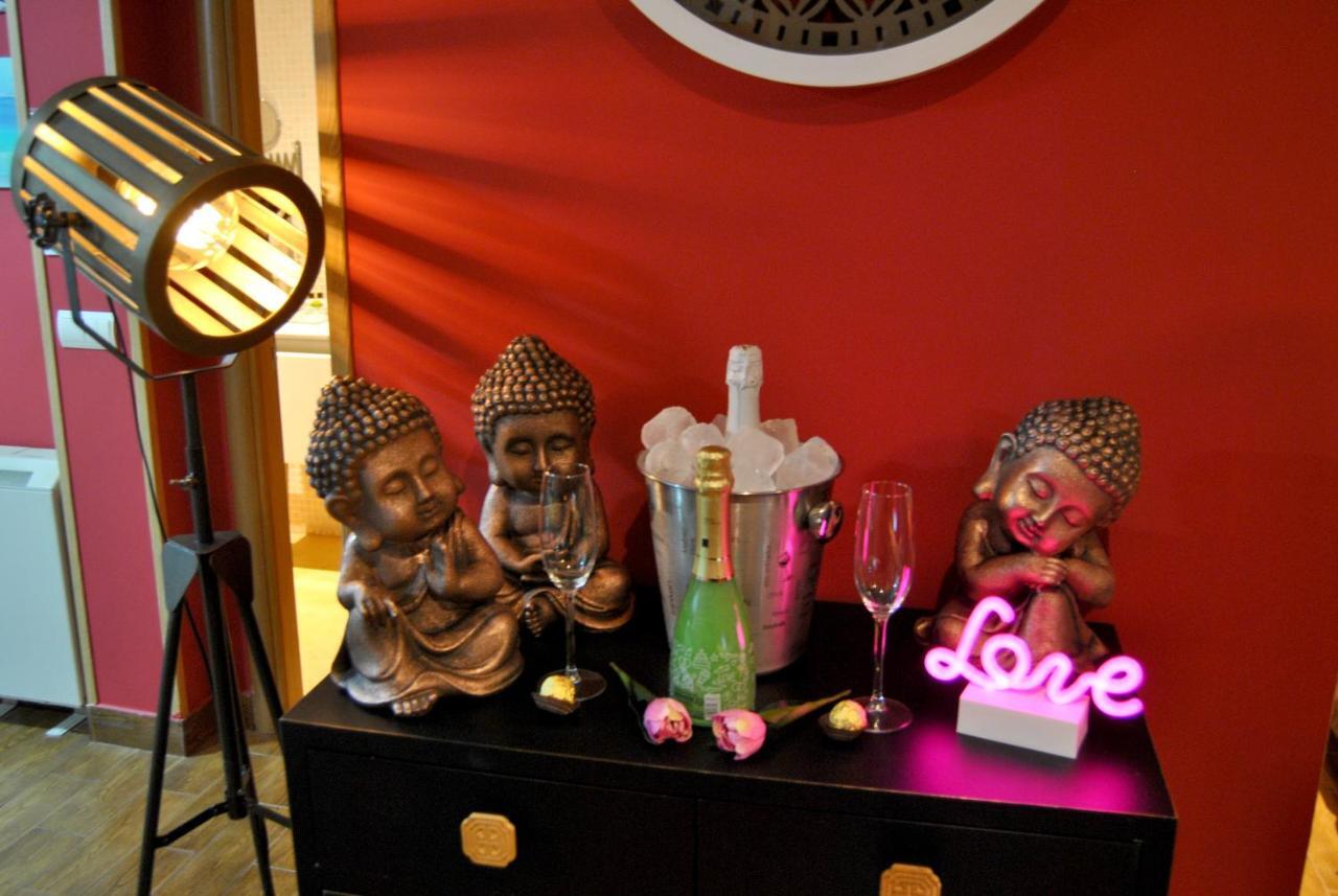 Apartamentos Deluxe Con Jacuzzi O Chimenea Love For Two Collado Mediano Ngoại thất bức ảnh